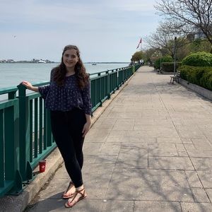 Meet your Posher, Lauren